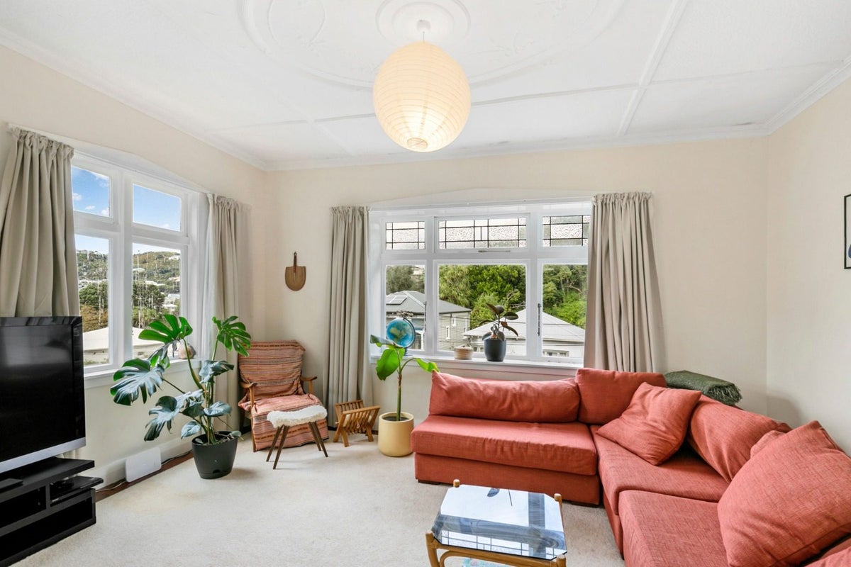38 Ribble Street, Island Bay, Wellington - Carousel 2