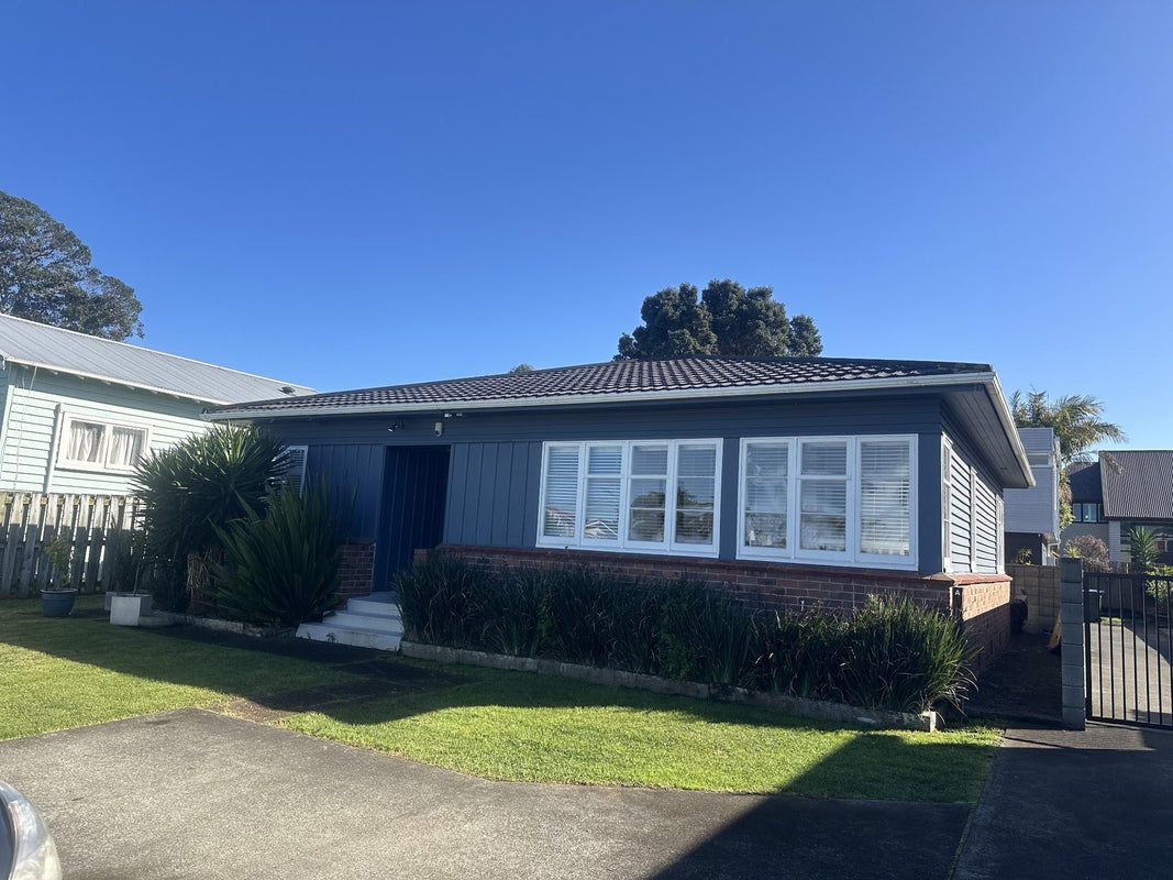 245A Meola Road, Point Chevalier, Auckland - Carousel 1