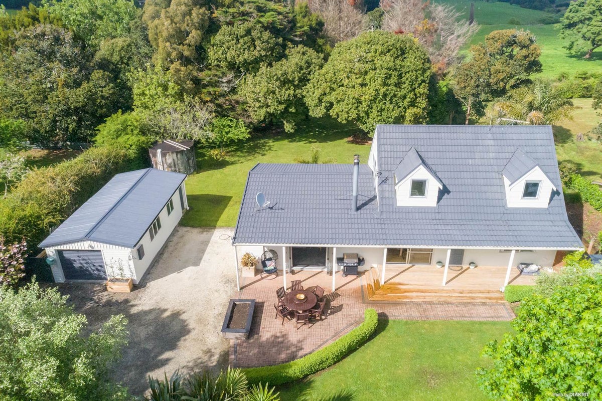 28 Collie Road, Waiuku - Carousel 1