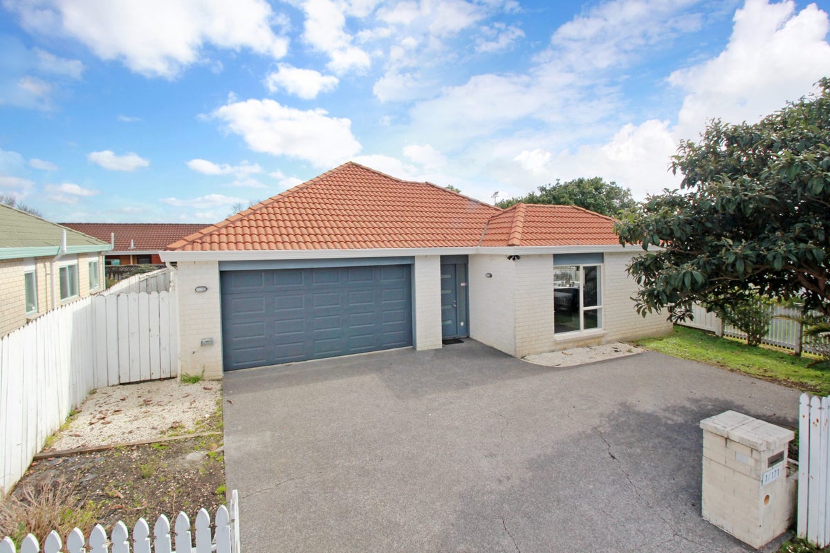 1/171 Botany Road, Botany Downs, Auckland - Carousel 11