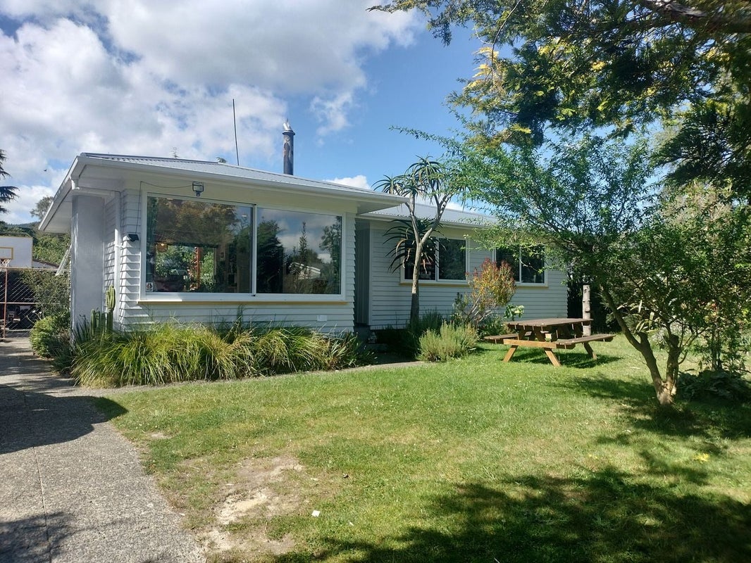 3 Ensor Place, Fenton Park, Rotorua - Carousel 1