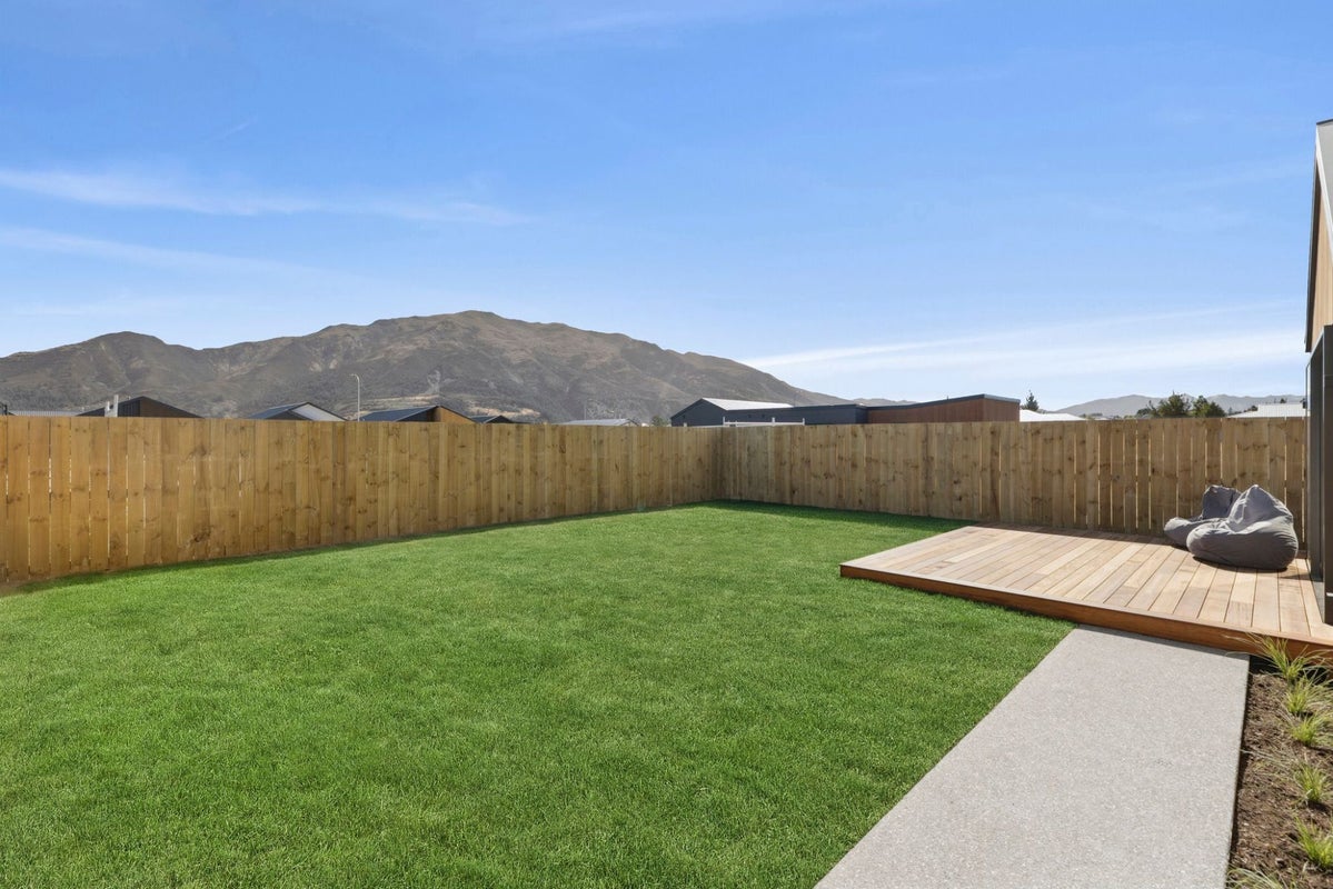 32 Gillespie Street, LAKE HAWEA - Carousel 18