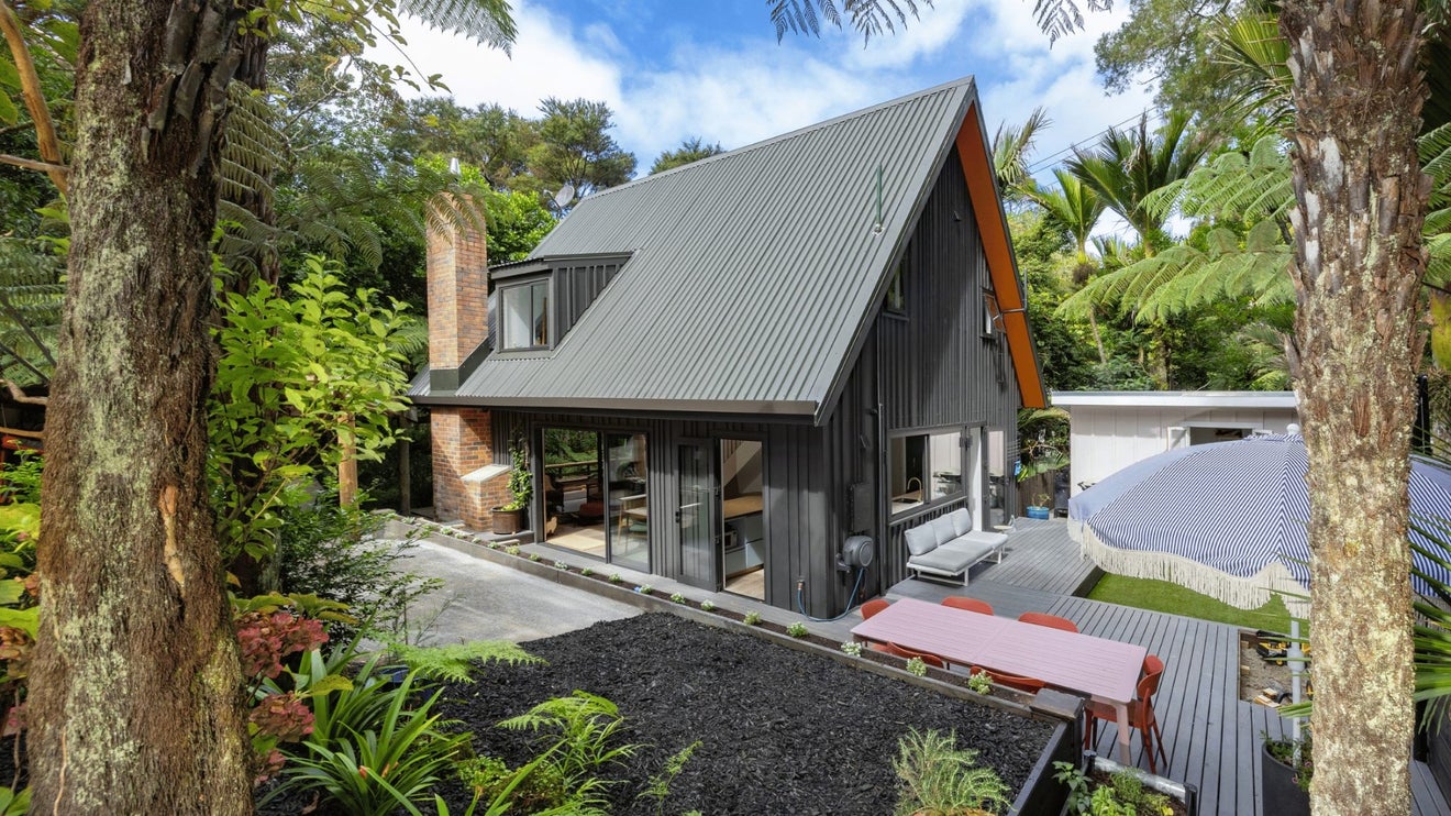 324 Huia Road, Titirangi, Auckland - Carousel 1