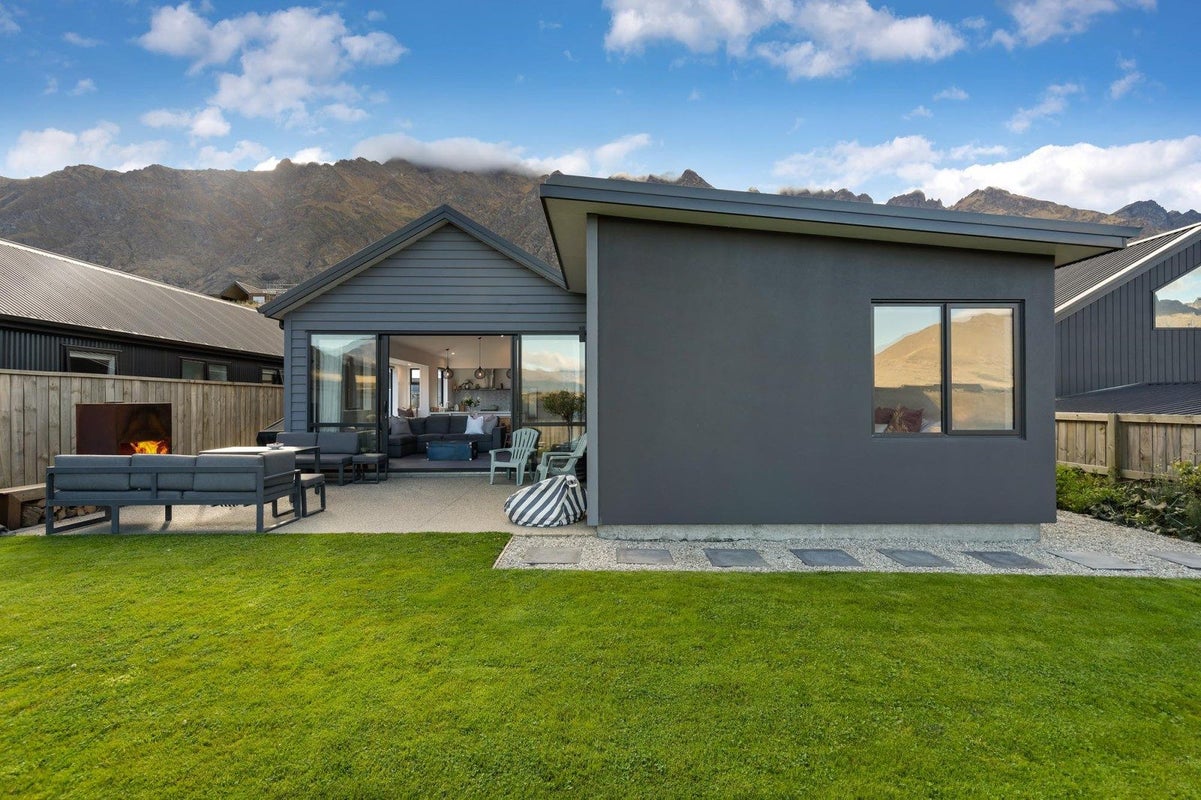 40 Muster Road, Jacks Point, Queenstown - Carousel 1