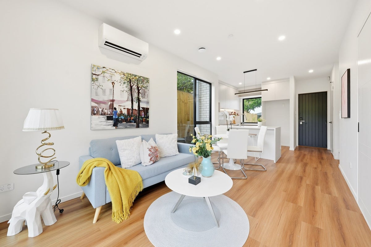 5/7 Cindy Place, Pakuranga, Auckland - Carousel 2