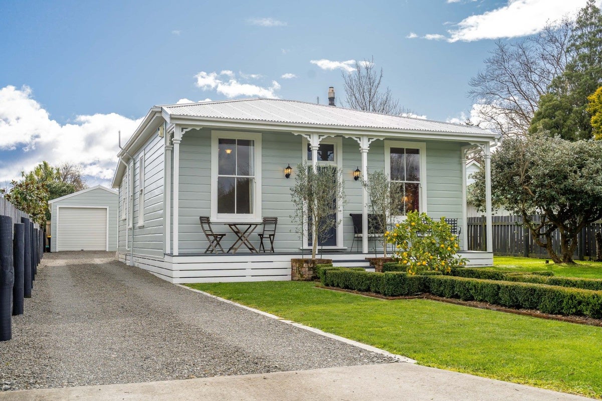 150 East Street, Greytown - Carousel 1