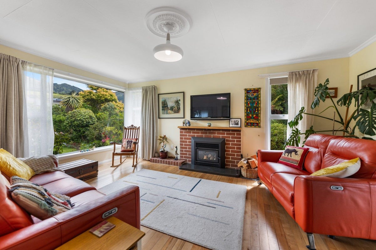 14 Hugh Street, Sawyers Bay, Port Chalmers - Carousel 2