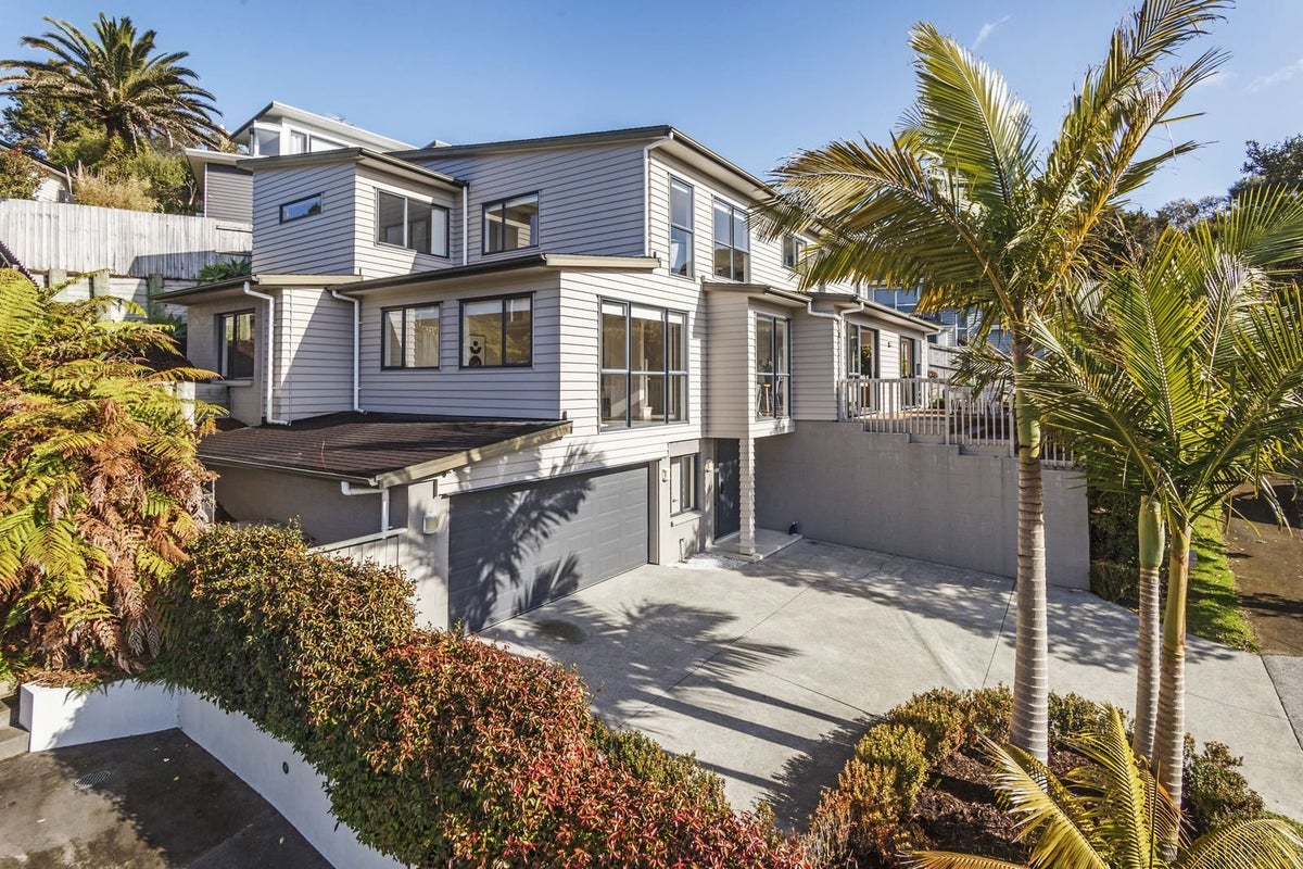 38 Helvetia Drive, Browns Bay, Auckland - Carousel 1