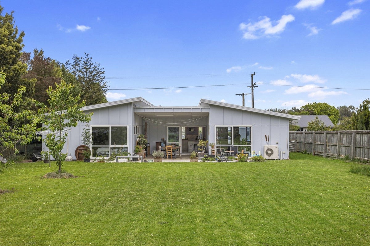 33 Canterbury Street, Ashley, Rangiora - Carousel 1
