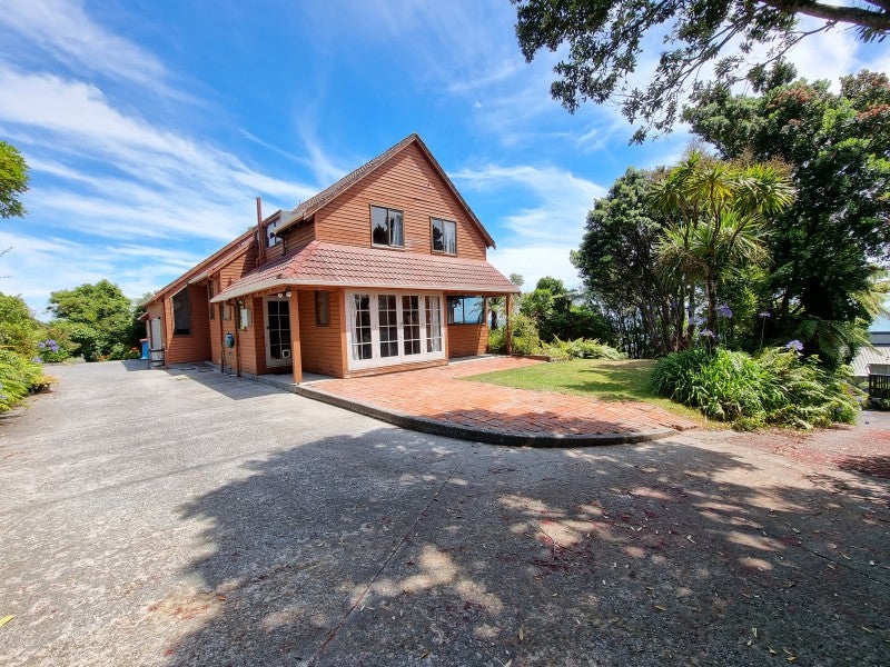 12 Stanton Crescent, Karoro, Greymouth - Carousel 1