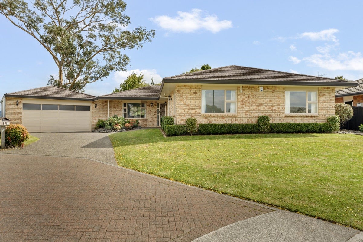 33 Ranfurly Terrace, Pyes Pa, Tauranga - Carousel 1