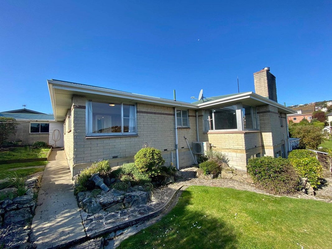 20 Silverton Street, Andersons Bay, Dunedin - Carousel 1