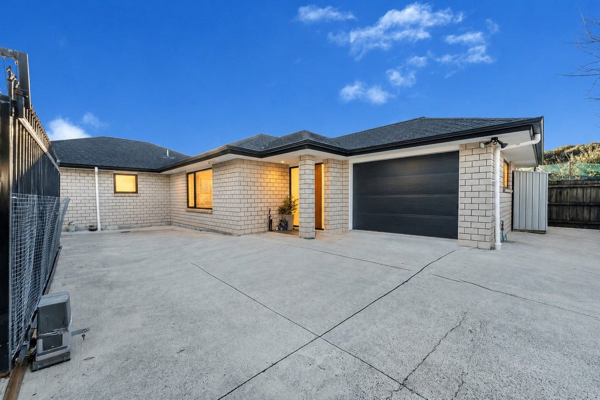 69 Solar Road, Glen Eden, Auckland - Carousel 1