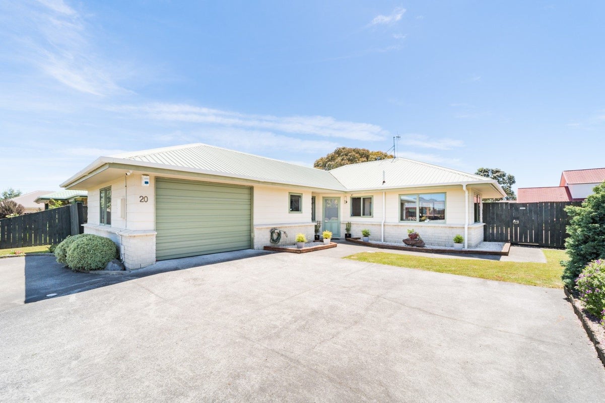 20 Parnell Heights Drive, Kelvin Grove, Palmerston North - Carousel 1