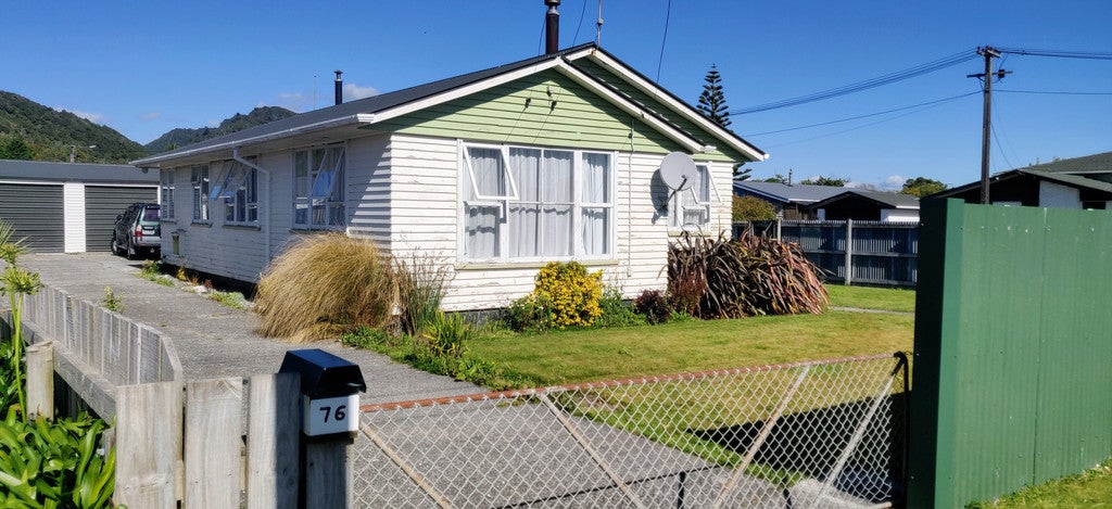 76 Hall Street, Cobden, Greymouth - Carousel 1