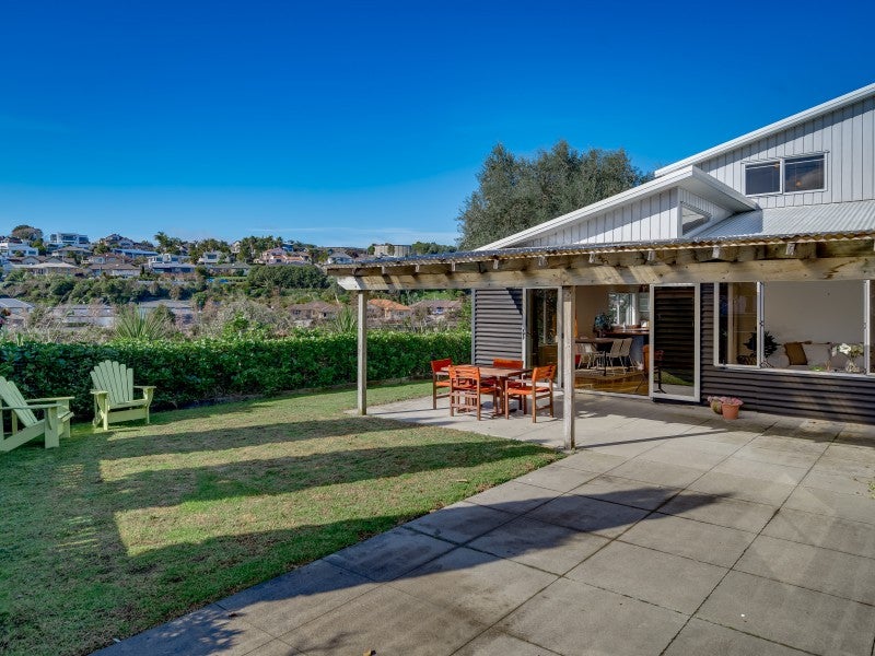 14 Glencarron Place, Bethlehem, Tauranga - Carousel 2