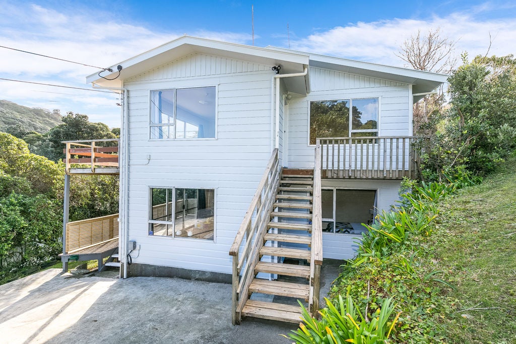 48B Hungerford Road, Houghton Bay, Wellington - Carousel 2