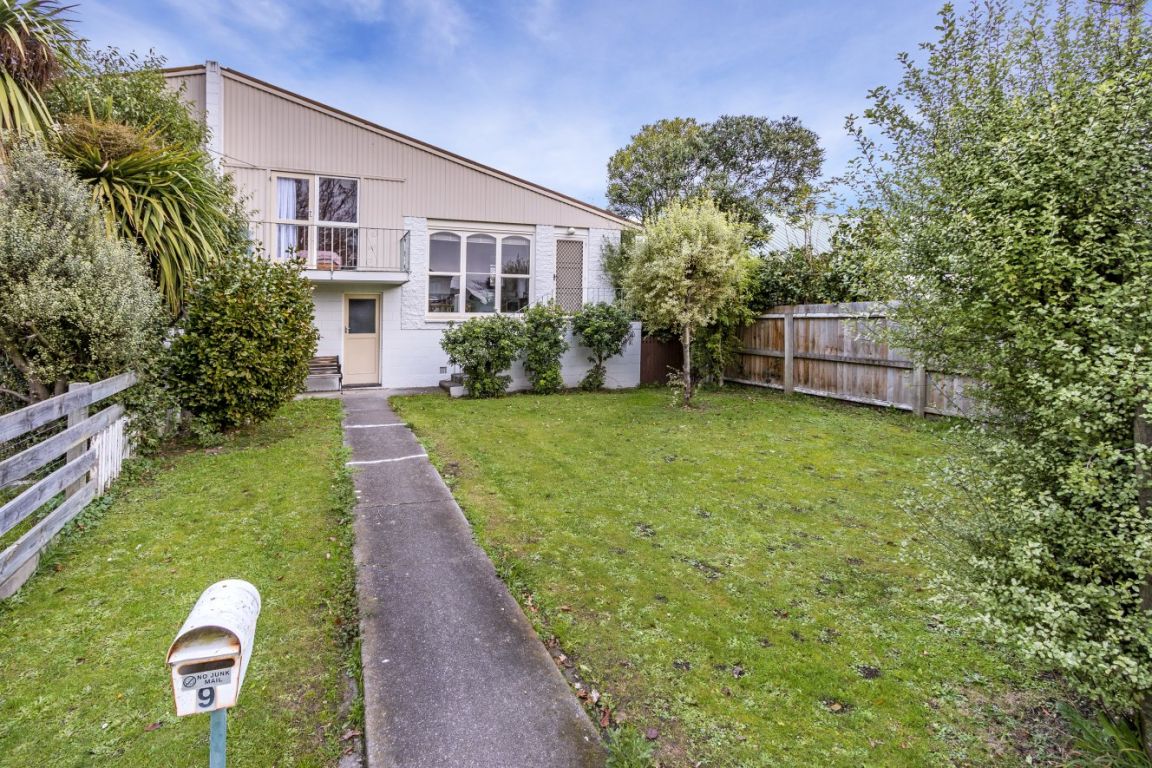 9 Esher Place, Saint Martins, Christchurch - Carousel 2