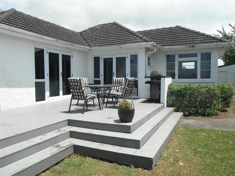 9 Mission Street, Moturoa, New Plymouth - Carousel 1