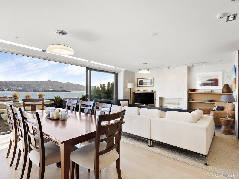 4W/150 Oriental Parade, Oriental Bay, Wellington - Carousel 2