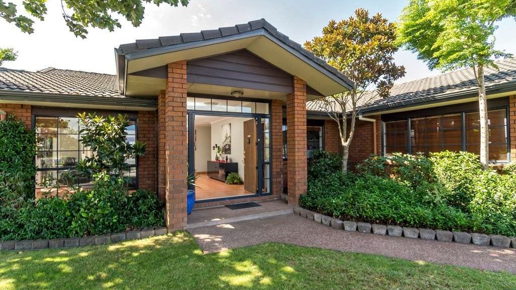 2 Saidia Place, Huntington Park, Auckland - Carousel 1