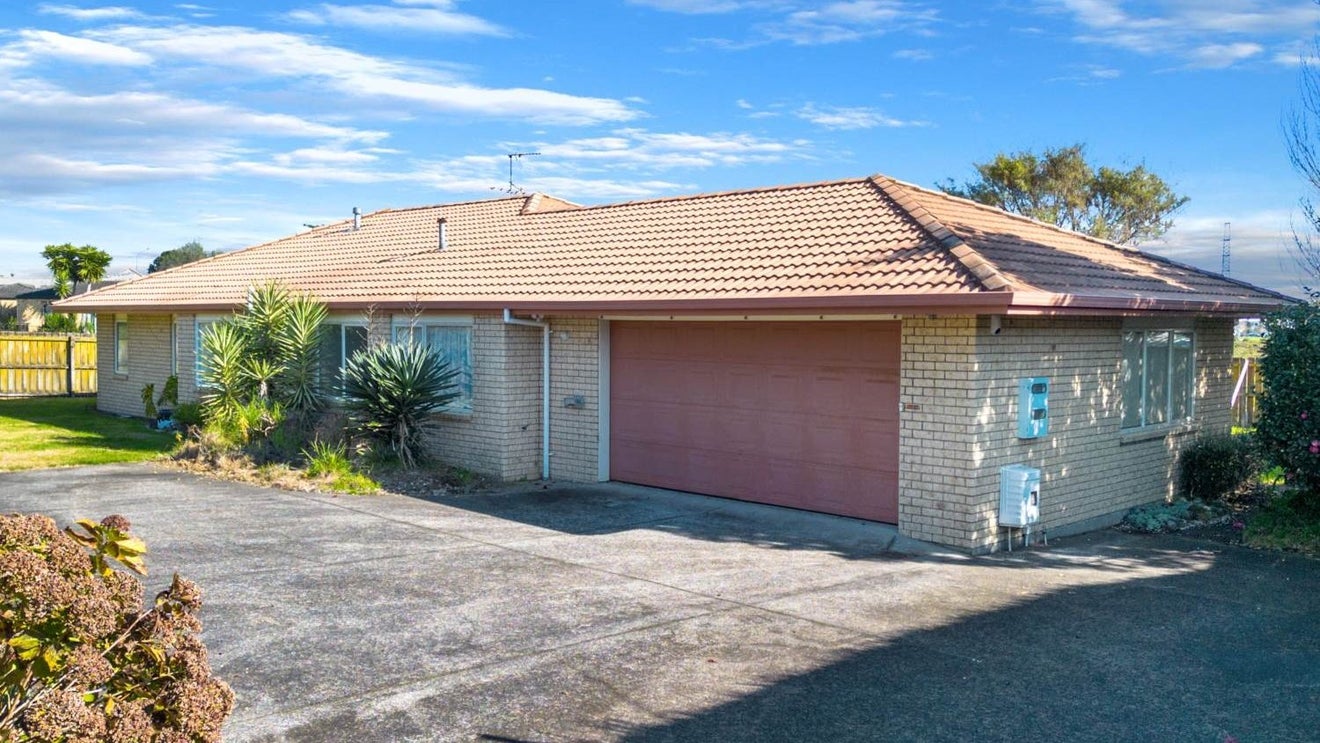 5 Longford Park Drive, Takanini, Auckland - Carousel 1