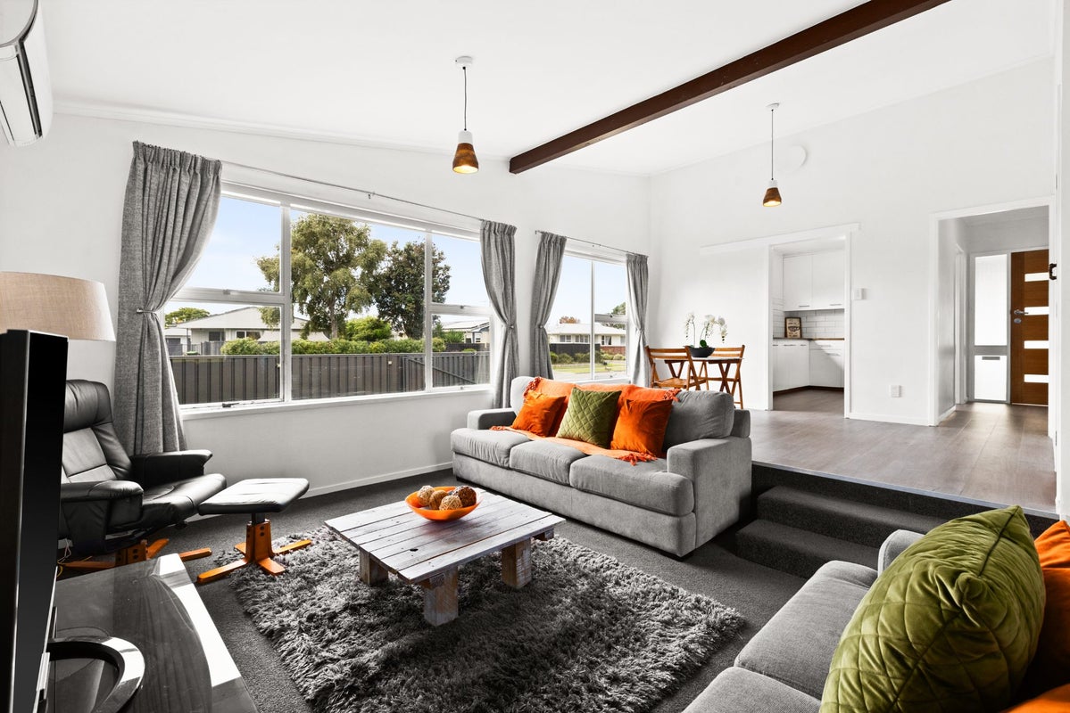 35 Coventry Avenue, Tamatea, Napier - Carousel 1