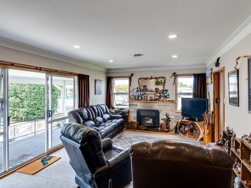 1404 Warwick Place, Mayfair, Hastings - Carousel 1