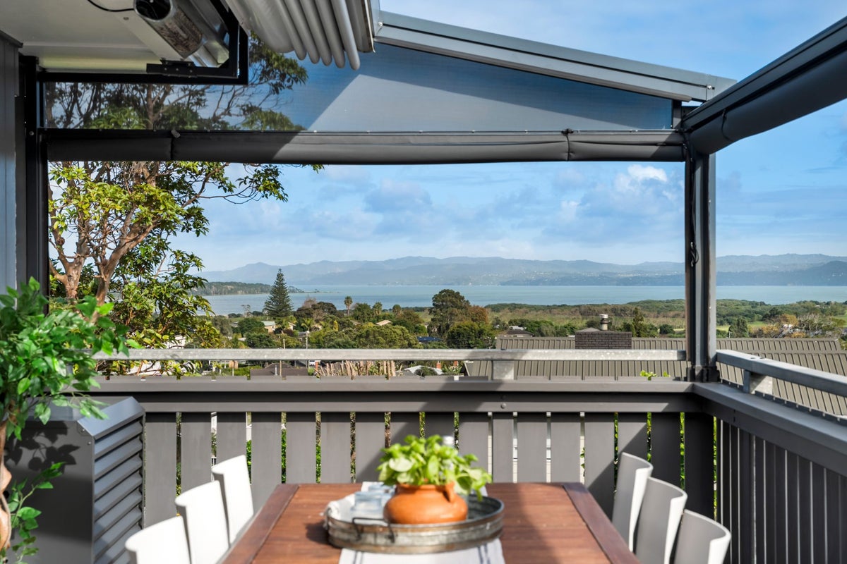 35 Ridgemount Rise, Mangere Bridge, Auckland - Carousel 2