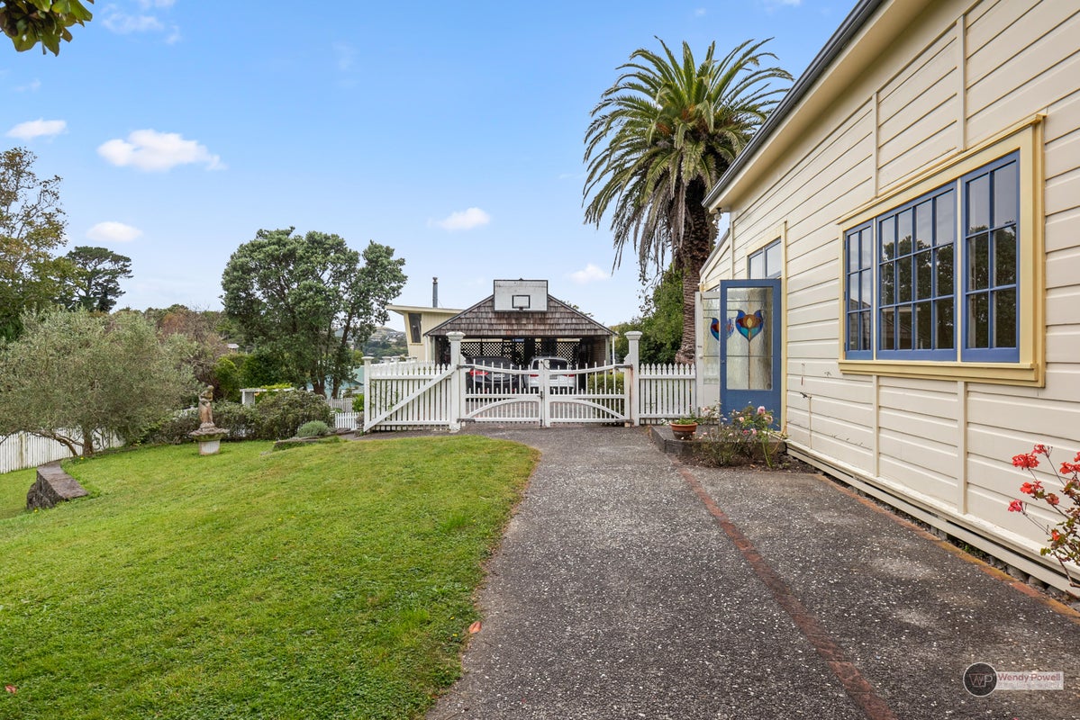 32 Woodland Road, Johnsonville, Wellington - Carousel 35