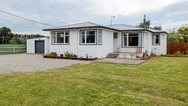 587 Campbell Road, Bunnythorpe, Palmerston North - Carousel 1