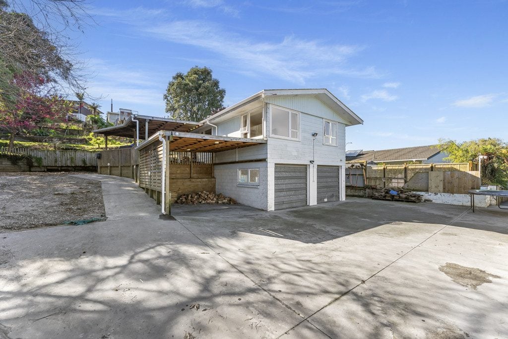 11 Graham Place, Bellevue, Tauranga - Carousel 1