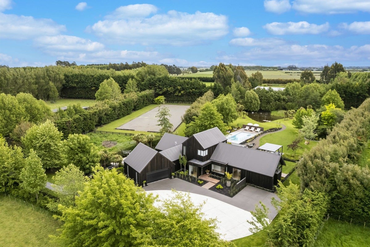 452 Ellesmere Road, Christchurch - Carousel 1