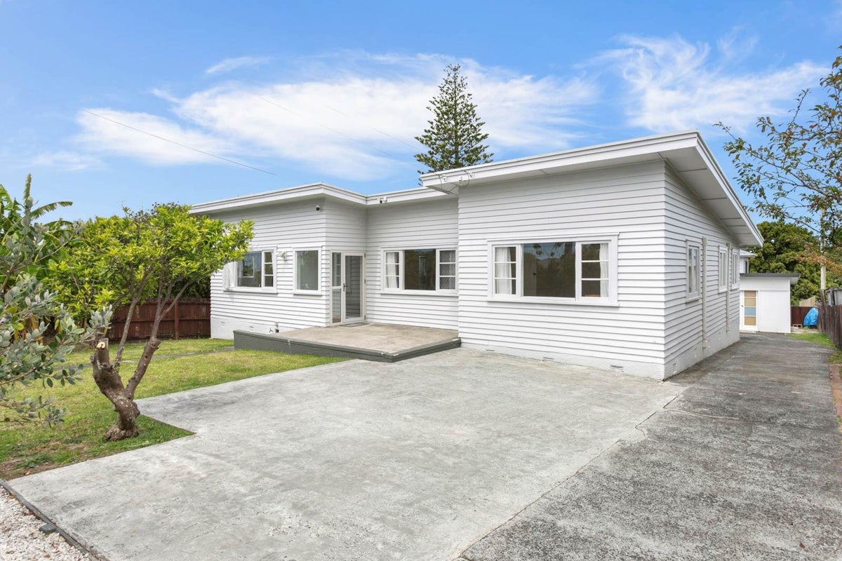 176 White Swan Road, Mount Roskill, Auckland - Carousel 2