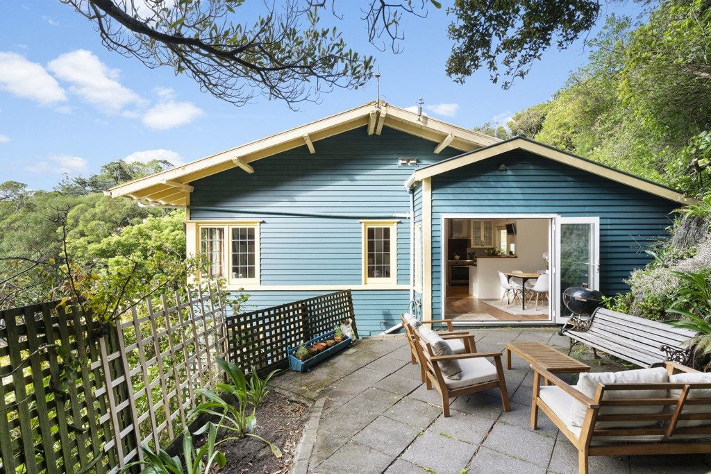 17 Torwood Road, Khandallah, Wellington - Carousel 1