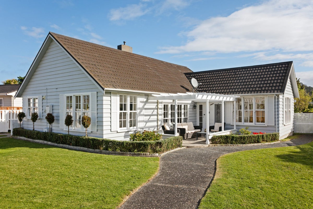67 Iranui Road, Inner Kaiti, Gisborne - Carousel 1