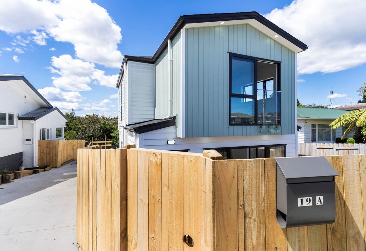 19 Cornwall Road, Papatoetoe, Auckland - Carousel 2