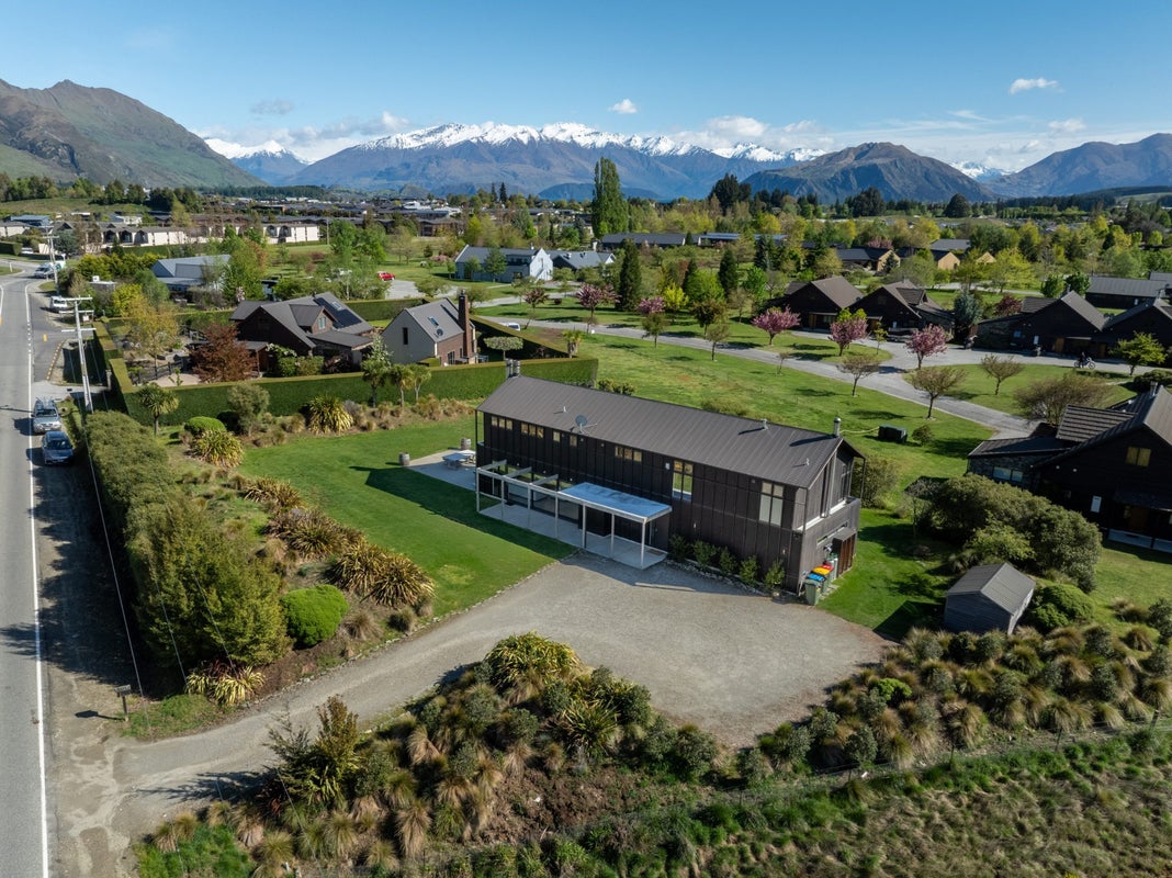 13 Orchard Road, Wanaka - Carousel 2