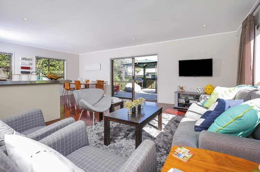 4/8 Brook Street, Milford, Auckland - Carousel 2