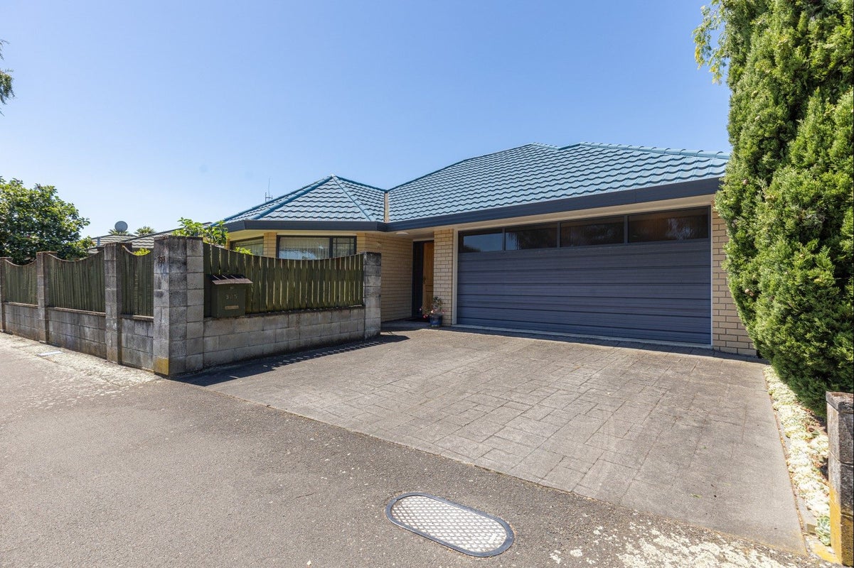 385 Albert Street, Hokowhitu, Palmerston North - Carousel 1