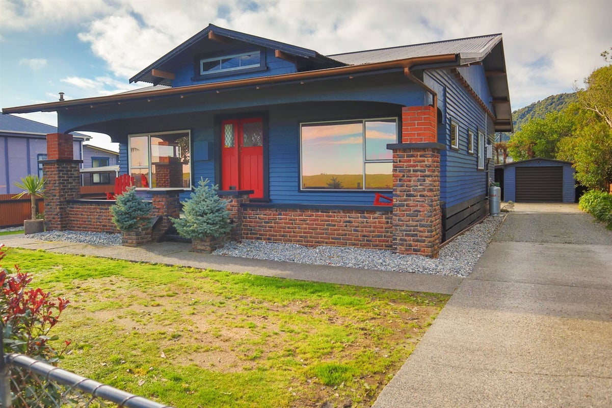 25 Nelson Quay, Cobden, Greymouth - Carousel 2
