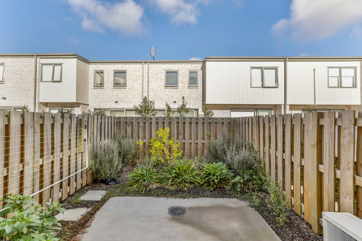 34 Panehe Lane, Mount Wellington, Auckland - Carousel 2