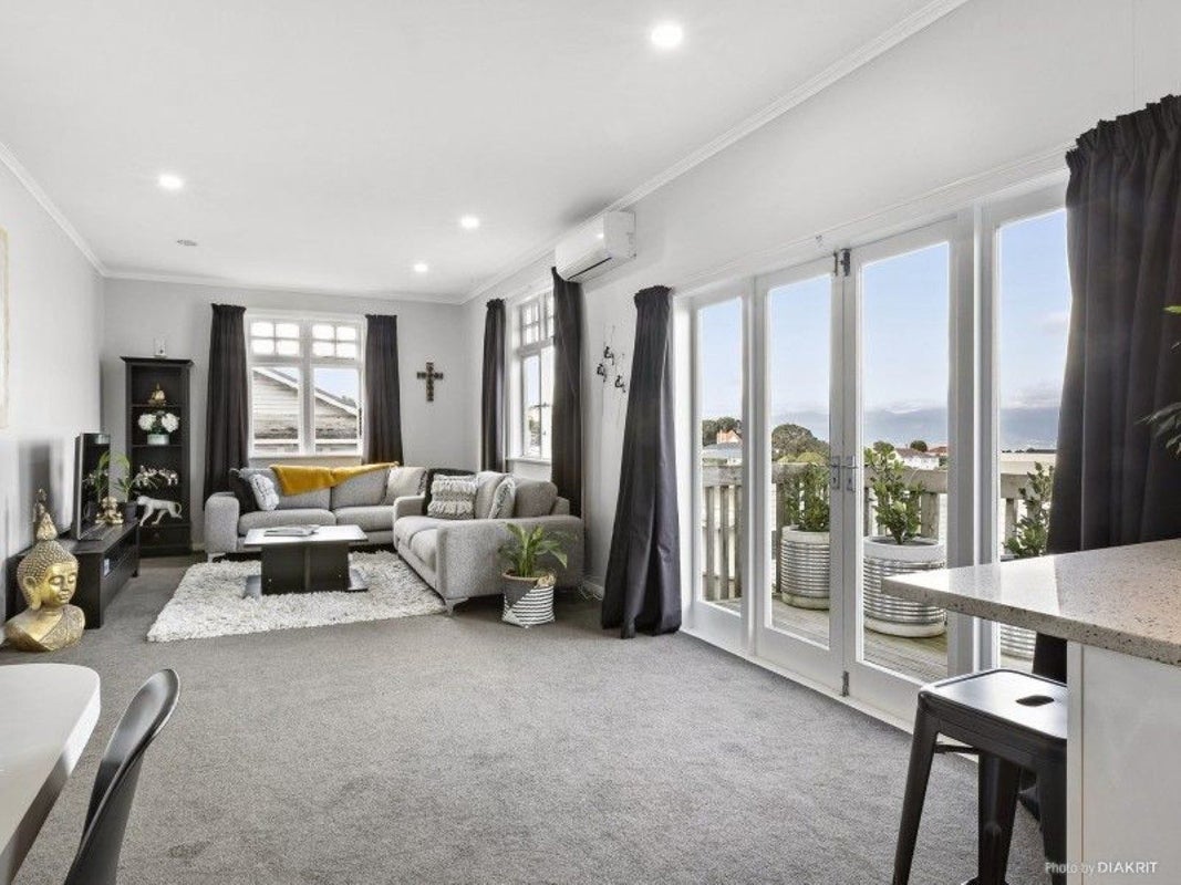 22 Mandalay Terrace, Khandallah, Wellington - Carousel 1