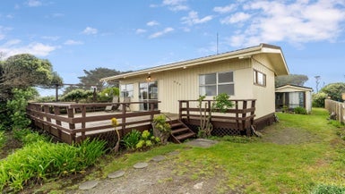 224 Marine Parade, Otaki Beach, Otaki - Carousel 1