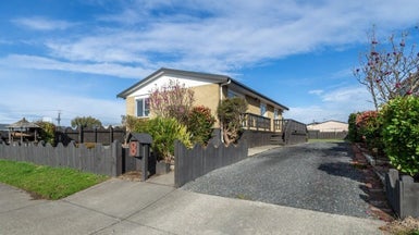 8 O'Byrne Street, Waikiwi, Invercargill - Carousel 1