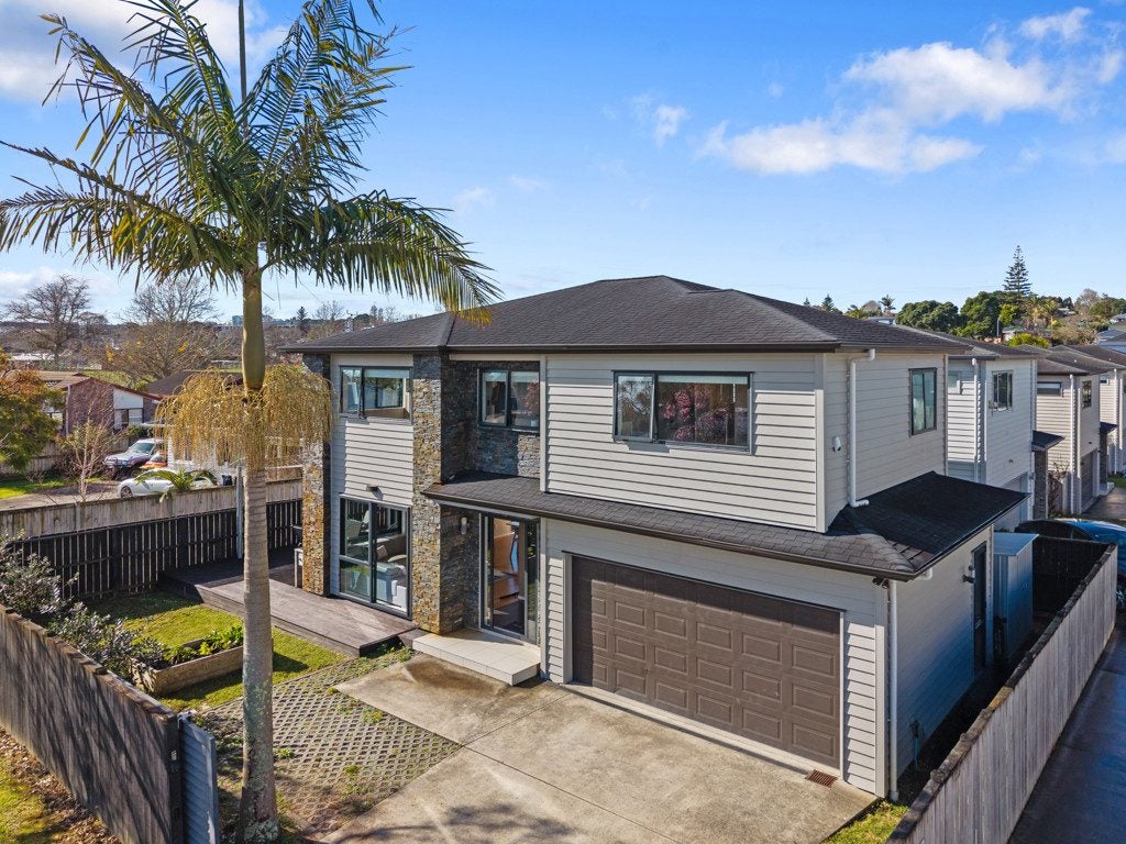120A Wellington Street, Howick, Auckland - Carousel 1