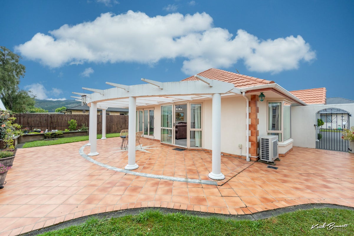 1/715A Fergusson Drive, Elderslea, Upper Hutt - Carousel 1