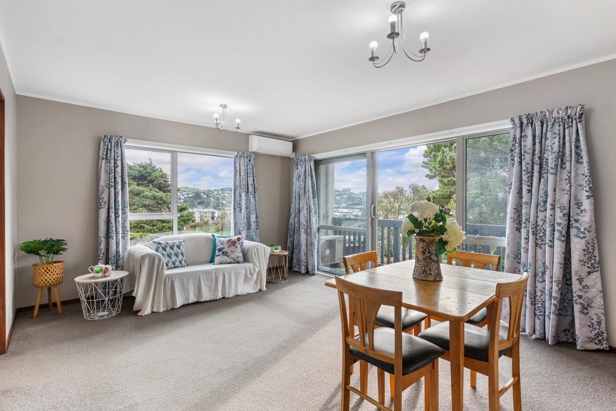 2/74 Dominion Park Street, Johnsonville, Wellington - Carousel 1