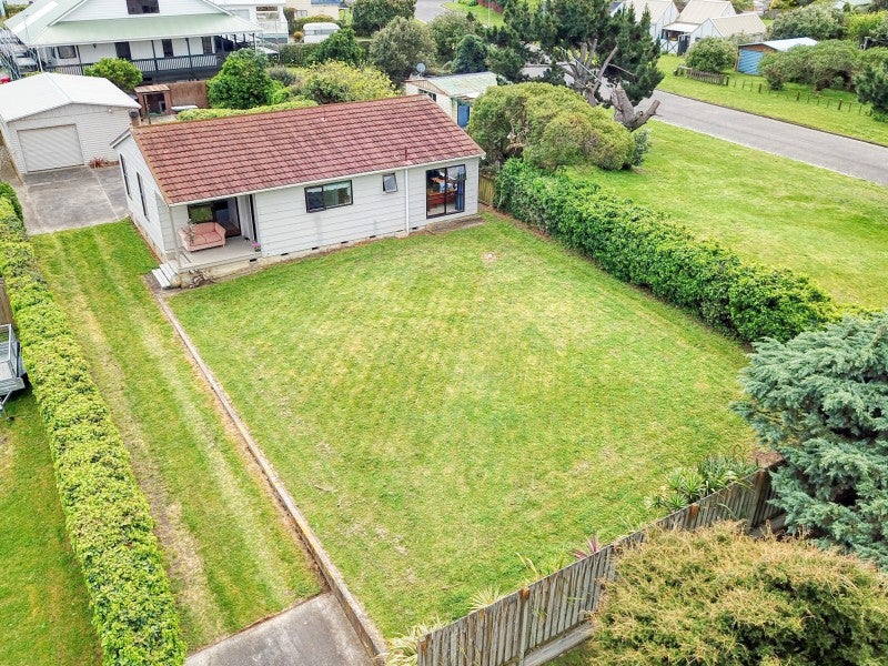 33 Sarah Street, Waikawa Beach, Manakau - Carousel 2