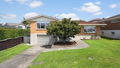 5A Sorrel Crescent, Bucklands Beach, Auckland - Carousel 1
